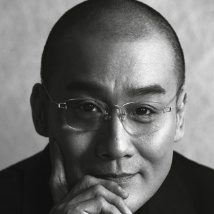 有网友看后直呼“美得让人 《顶级较量》曝剧照 李政宰演格斗明星对战申河均 2014-10-16 将于12月上映的《顶级较量》于日前曝光了10张剧照，主演李政宰饰演的拳手崔益豪接受了特殊任务，在都市中心上演了一场生死较量。